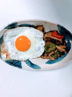 味噌炒めに目玉焼き-レシピのメイン写真