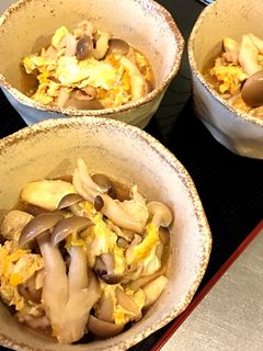 *豚肉としめじのたまごとじ*-レシピのメイン写真