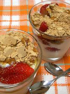 いちご蜂蜜ヨーグルトにきな粉のせ-レシピのメイン写真