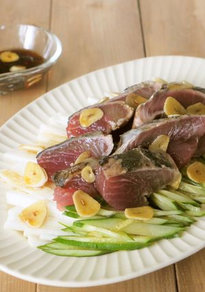 簡単♪鰹のたたきのサラダ風/和風にんにく-レシピのメイン写真