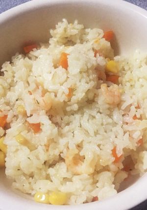 炊飯器で風味しっかりエビピラフ-レシピのメイン写真