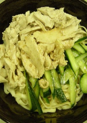 蒸し鶏の冷やしうどん：胡麻味-レシピのメイン写真