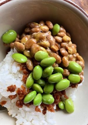 朝納豆。鶏そぼろと枝豆と一緒に-レシピのメイン写真