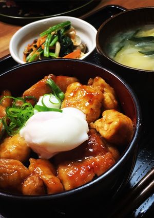 温玉照り焼きチキン丼-レシピのメイン写真