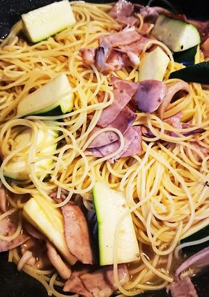 ズッキーニとベーコンのパスタ♪-レシピのメイン写真