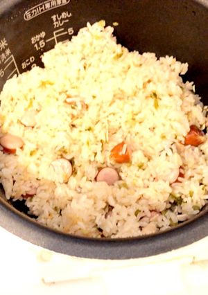 ウィンナーとにんにくの炊き込みご飯-レシピのメイン写真
