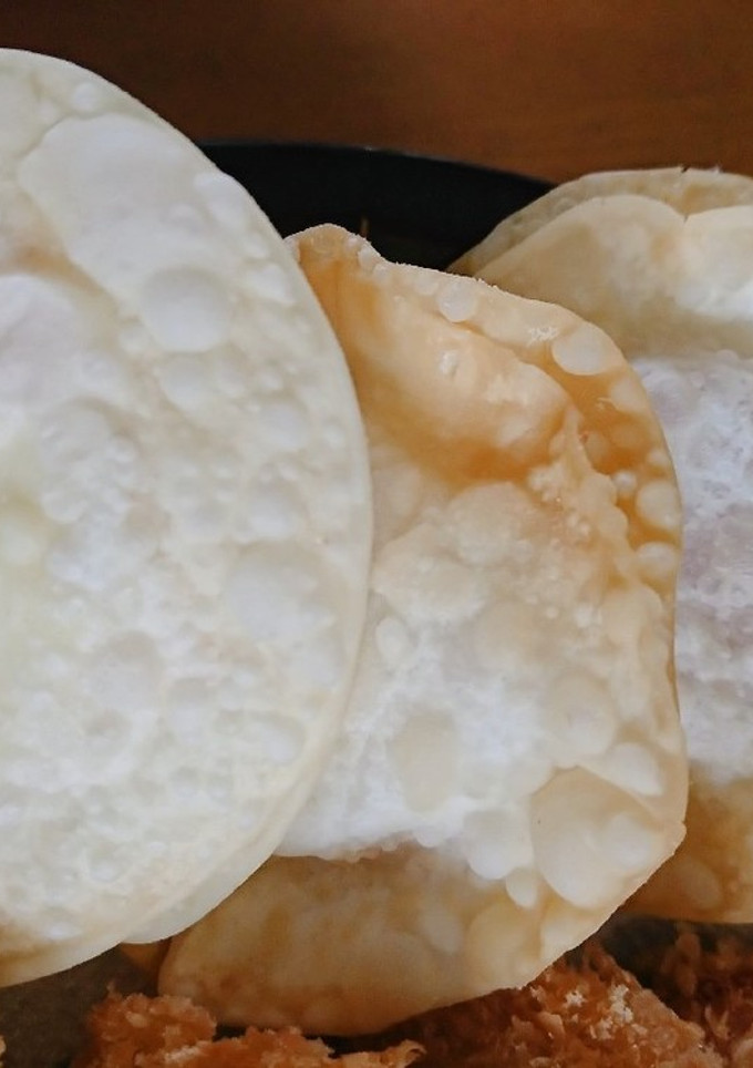 餃子の皮でポークソーセージとチーズ揚げ-レシピのメイン写真