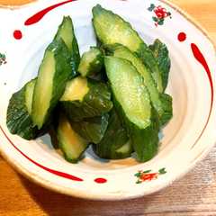 รูปของ ぬか床いらず☆パン粉できゅうりのぬか漬風