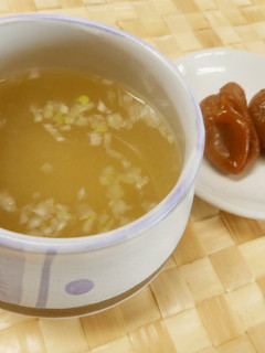 梅干入り味噌汁風♪めっけ-レシピのメイン写真