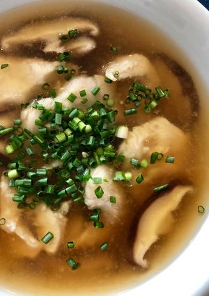 椎茸と茹で鶏の生姜スープ-レシピのメイン写真