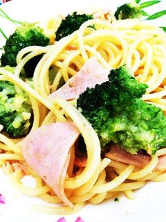 ブロッコリーとハムとタラコのパスタ-レシピのメイン写真