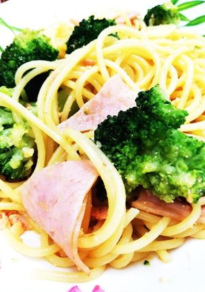 ブロッコリーとハムとタラコのパスタ-レシピのメイン写真