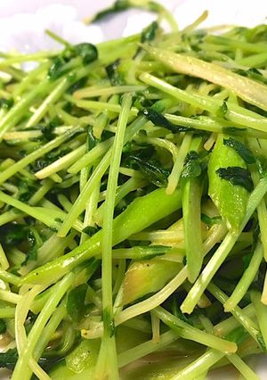 簡単!アスパラと豆苗のシャキシャキ炒め-レシピのメイン写真