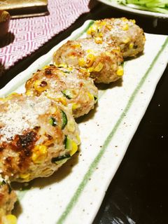とうもろこしとズッキーニのハンバーグ-レシピのメイン写真