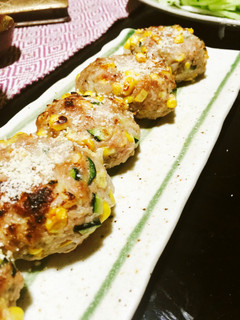 とうもろこしとズッキーニのハンバーグ-レシピのメイン写真