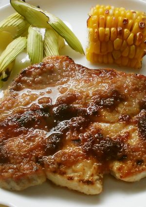 とんかつ用ロース肉の生姜焼き♪ by 花時計咲いた 【クックパッド