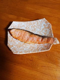 塩麹に浸けて焼いた生鮭です。-レシピのメイン写真
