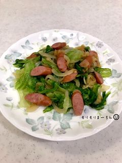 朝食にウインナーと玉ねぎレタス炒め-レシピのメイン写真