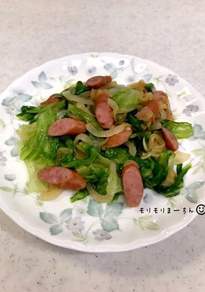 朝食にウインナーと玉ねぎレタス炒め-レシピのメイン写真
