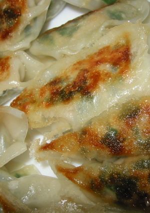 簡単☆美味しい☆ニラ　ギョーザ　-レシピのメイン写真