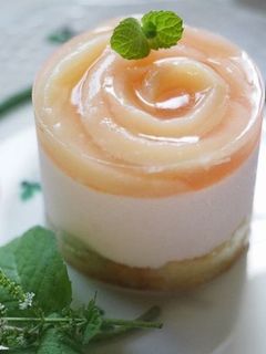 桃の薔薇の花ムースケーキ♪-レシピのメイン写真