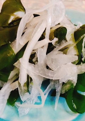 ワカメ玉ねぎ…わさび醤油-レシピのメイン写真