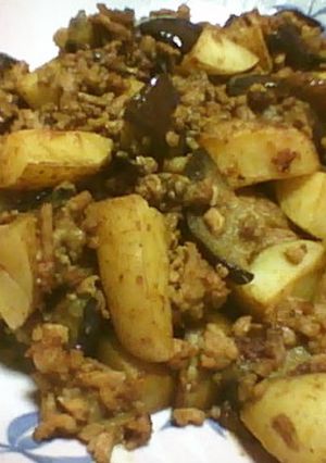 【簡単】なすじゃがカレーそぼろ【大皿】-レシピのメイン写真