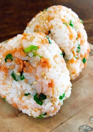 酢飯リメイク☆鮭と葱の酢飯おにぎり♡-レシピのメイン写真