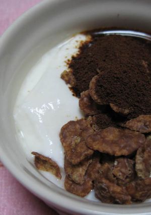 ヨーグルト☆モンカフェ☆チョコフレーク-レシピのメイン写真