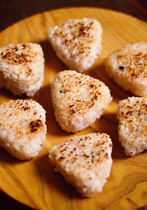 簡単！めんつゆ焼きおにぎり〜フライパンで-レシピのメイン写真