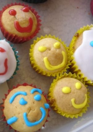 スマイルカップケーキでハッピィ～♪-レシピのメイン写真
