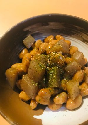 毎日の納豆●コンニャクのサイの目炒め盛り-レシピのメイン写真