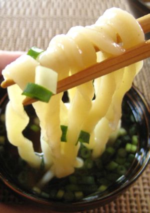 麦茶で打ったうどんの麺-レシピのメイン写真