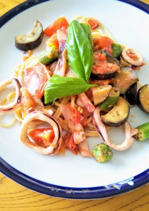 夏野菜とイカの簡単スパゲティー♪-レシピのメイン写真