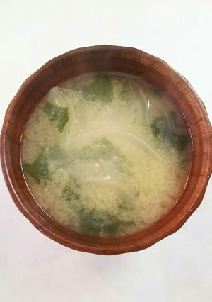 ワカメと玉葱のお味噌汁 だしの素-レシピのメイン写真