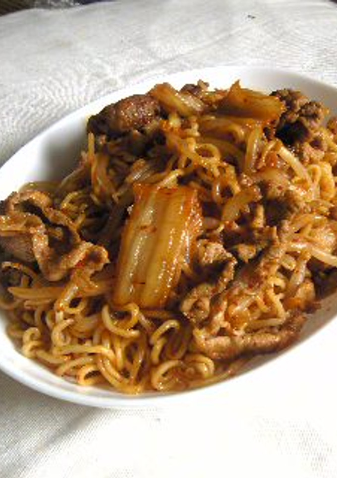 定番☆豚キムチ焼きそば♪-レシピのメイン写真