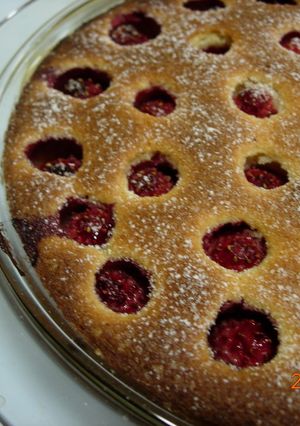 丸ごと焼きこむ　いちごのケーキ-レシピのメイン写真