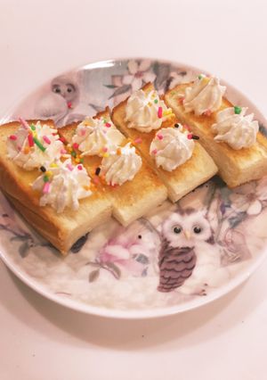 ❁ホイップとスプレーチョコのトースト❁-レシピのメイン写真