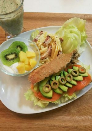 朝ごはん！ライ麦パン スモークサーモン-レシピのメイン写真