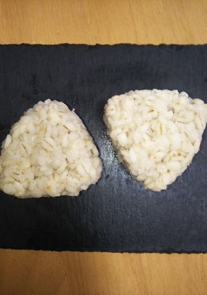 100%押し麦のうるち麦の大麦おにぎり-レシピのメイン写真