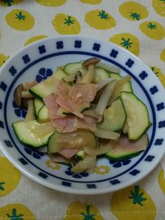 ズッキーニとベーコンのオイマヨ炒め-レシピのメイン写真