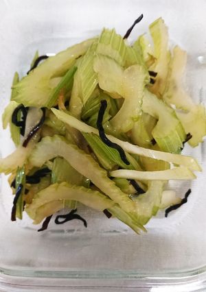 セロリの塩昆布炒め-レシピのメイン写真