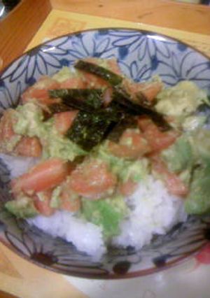 ワサビのきいたアボカド＆サーモン丼-レシピのメイン写真