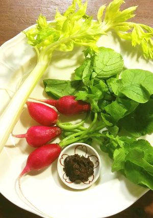 生野菜と完熟梅味噌-レシピのメイン写真