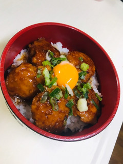ニンニク甘醤油タレ☆豆腐と蓮根のつくね丼-レシピのメイン写真