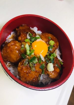 ニンニク甘醤油タレ☆豆腐と蓮根のつくね丼-レシピのメイン写真