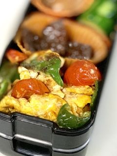お弁当に◎ミニトマトとピーマンの卵とじ-レシピのメイン写真