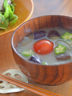妊娠、授乳に!プチトマトと夏野菜おみそ汁-レシピのメイン写真