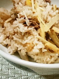 ごぼうと牛肉の炊き込みご飯-レシピのメイン写真