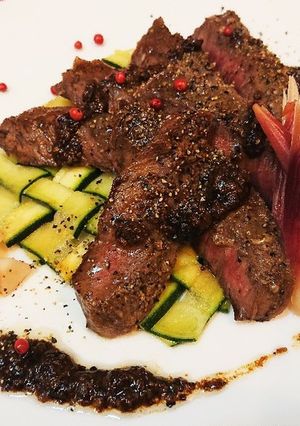 牛肉の塩麹焼き~ズッキーニ敷-レシピのメイン写真